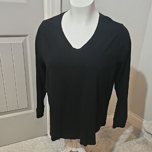 Terra & Sky Black V-Neck Long Sleeve Top - Simple Everyday Tee